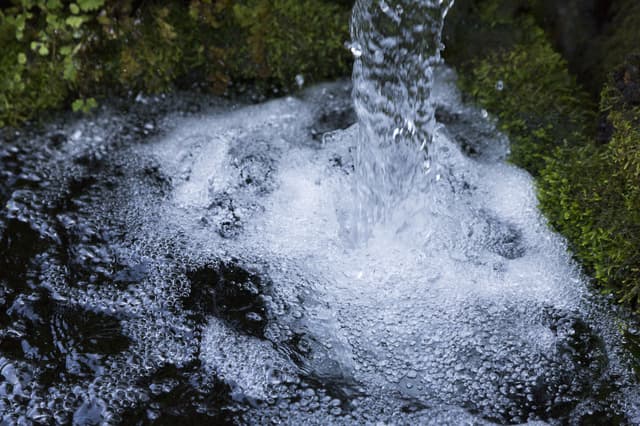 「天然水」に含まれる代表的な成分・作用について詳しく紹介！