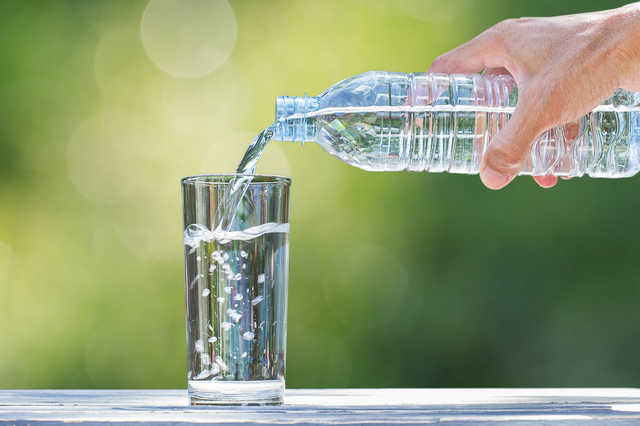 飲む水は「硬水」おすすめ！でも、飲むのが無理なら軟水で…